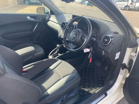 Audi A1 1.2 Tfsi Sport Euro 5 Ss Black #9