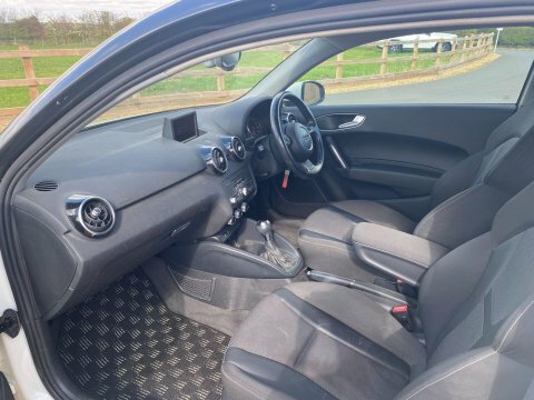 Audi A1 1.2 Tfsi Sport Euro 5 Ss Black #12