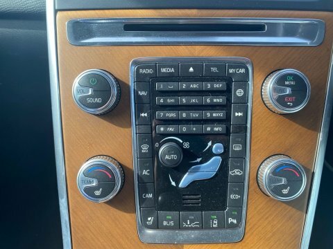 Volvo XC60 2.4L R-design Lux Nav Grey #18