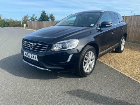 Volvo XC60 2.0 D4 Se Black #2