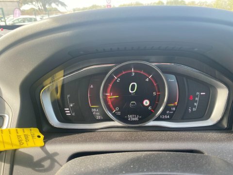Volvo XC60 2.4L R-design Lux Nav Grey #23