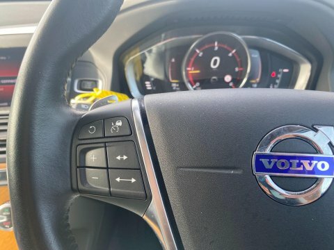 Volvo XC60 2.4L R-design Lux Nav Grey #21