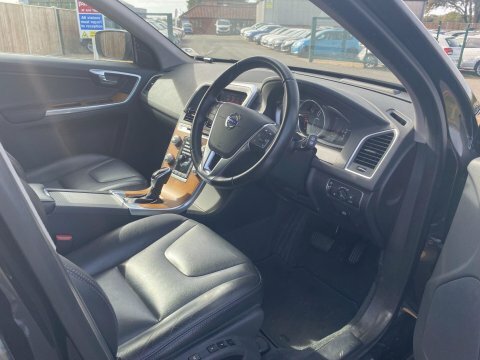 Volvo XC60 2.4L R-design Lux Nav Grey #9