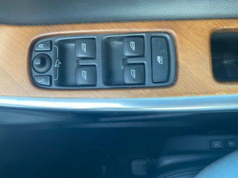 Volvo XC60 2.4L R-design Lux Nav Grey #25