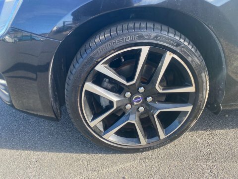 Volvo V60 2.0 D4 Se Black #4