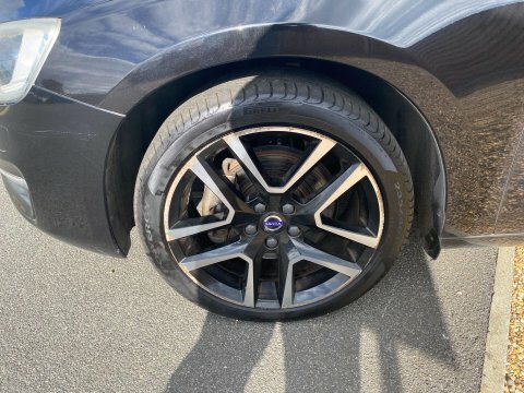 Volvo V60 2.0 D4 Se Black #4