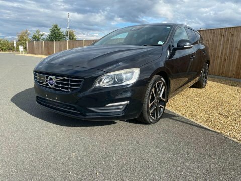 Volvo V60 2.0 D4 Se Black #2