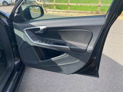 Volvo V60 D3 Business Edition Black #10