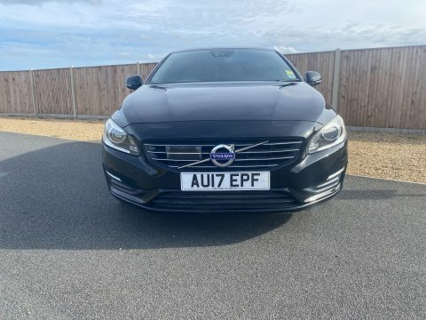 Volvo V60 2.0 D4 Se Black #3