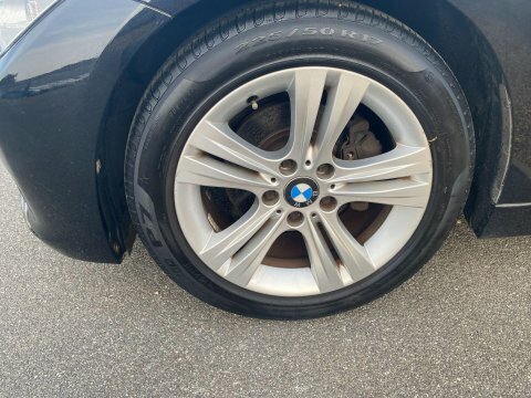 BMW 3 Series 320I Xdrive Luxury Black #4