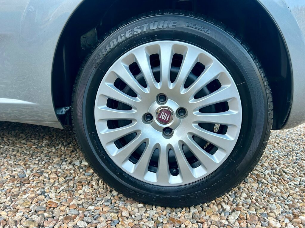 Fiat Punto Evo My Life White #9