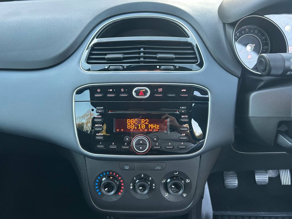 Fiat Punto Evo My Life White #27