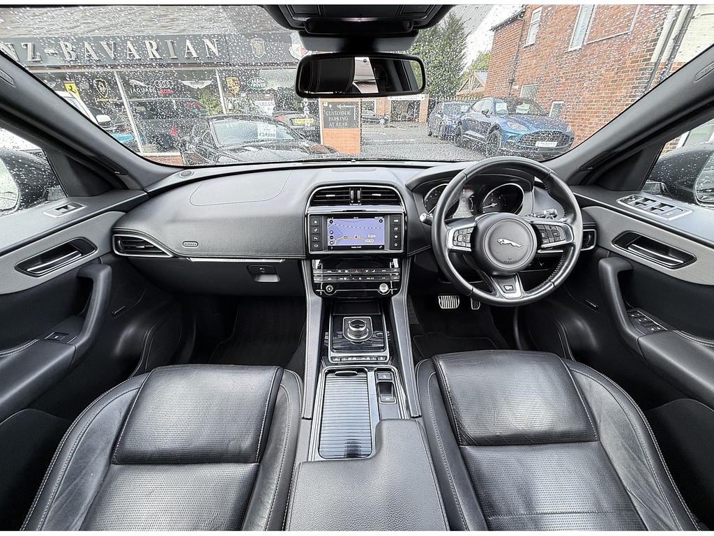 Jaguar F-Pace Portfolio Awd I Au White #31