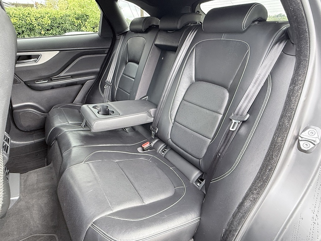 Jaguar F-Pace Portfolio Awd I Au White #36