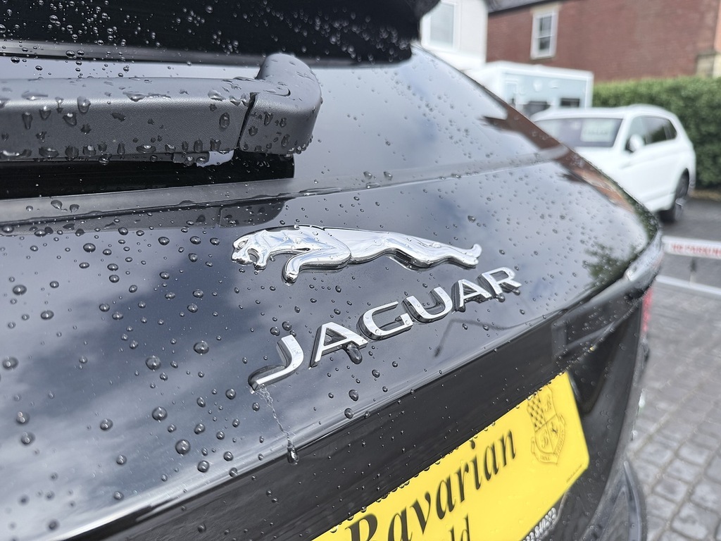 Jaguar F-Pace Portfolio Awd I Au White #10