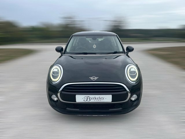 Mini Hatch 1.5 Cooper Classic Hatchback Eur Black #3