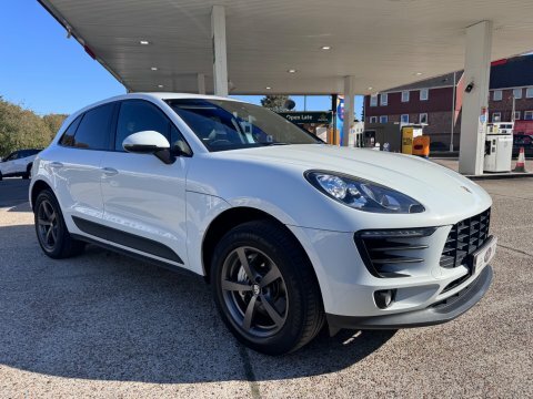Porsche Macan D S Pdk White #6