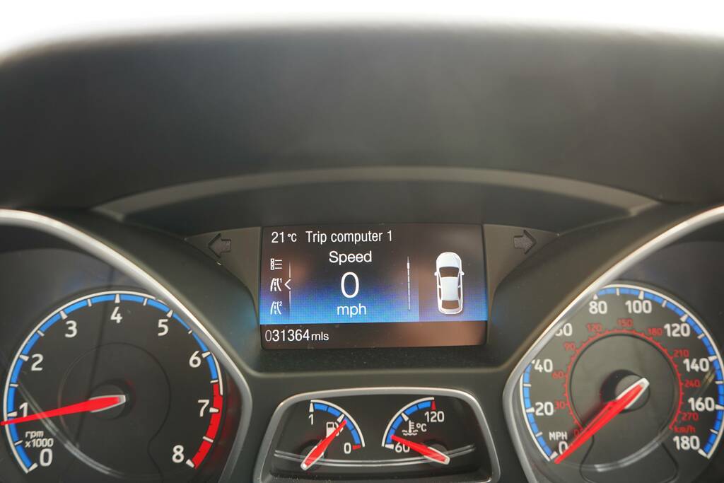Ford Focus 1.5 Tdci Zetec Edition Euro Red #19
