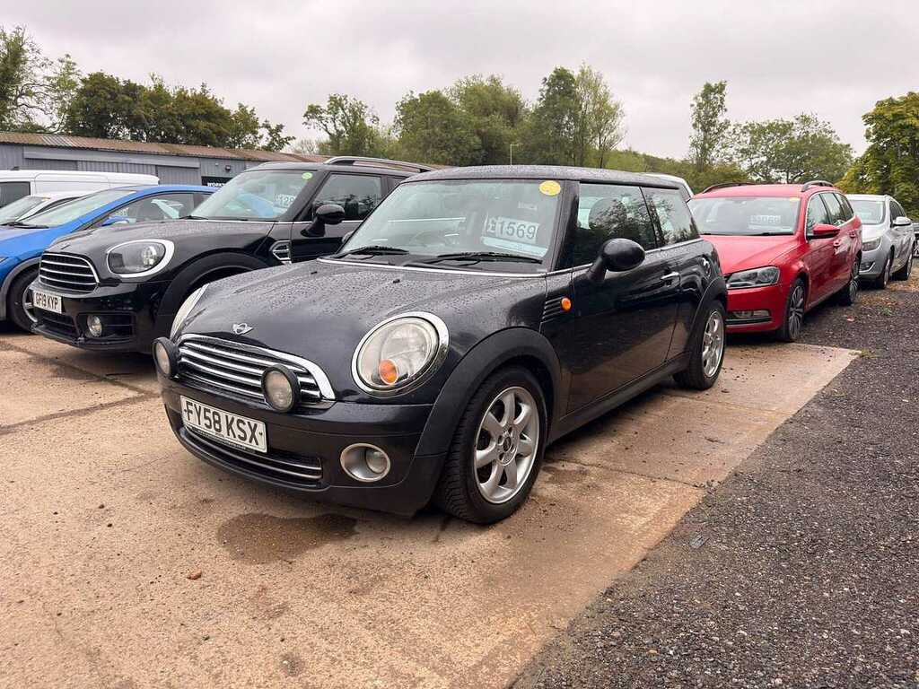 Mini Hatch Cooper Black