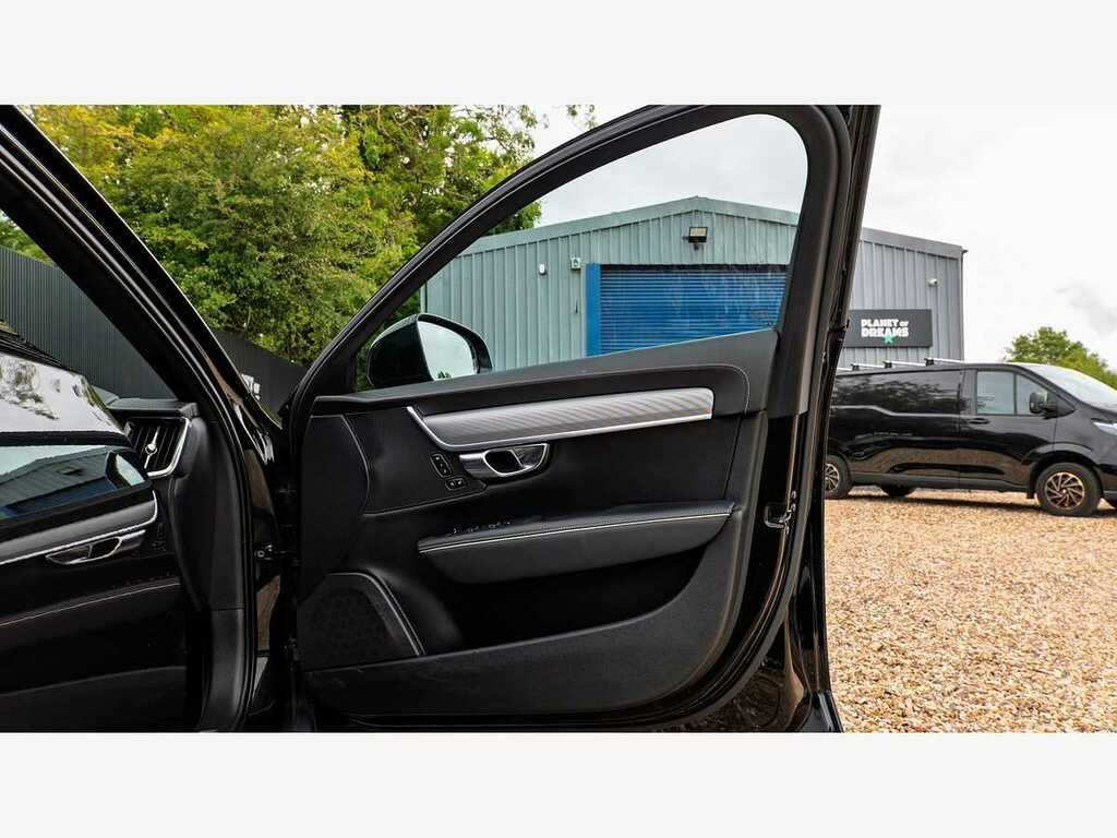 Volvo V90 2.0 B4p Momentum White #22