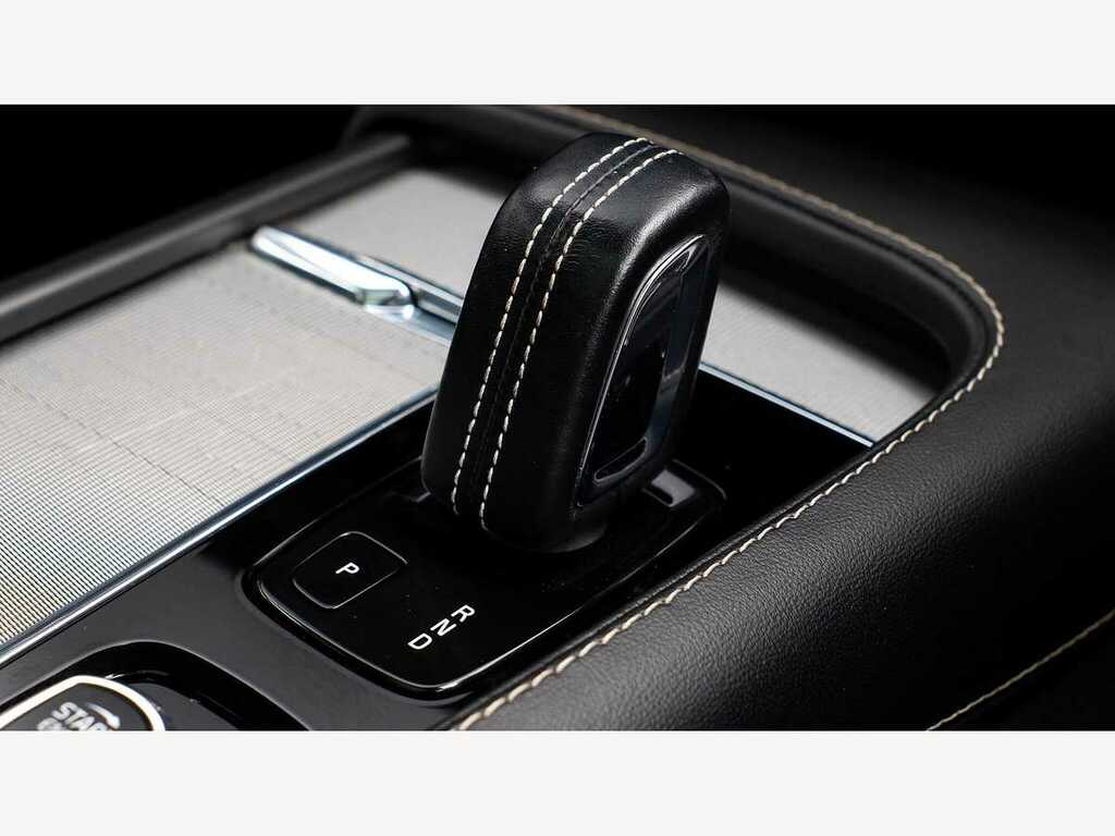 Volvo V90 2.0 B4p Momentum White #31