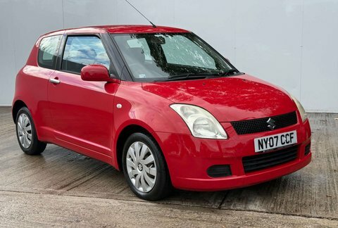 Suzuki Swift 1.3 Swift Gl Red