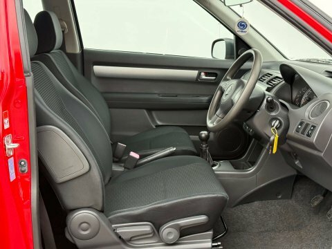 Suzuki Swift 1.3 Swift Gl Red #6