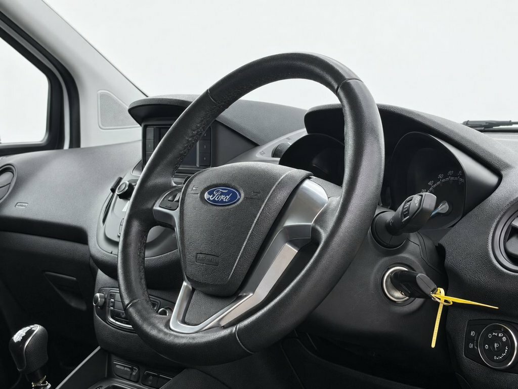 Ford Transit Courier 1.5L Trend White #2