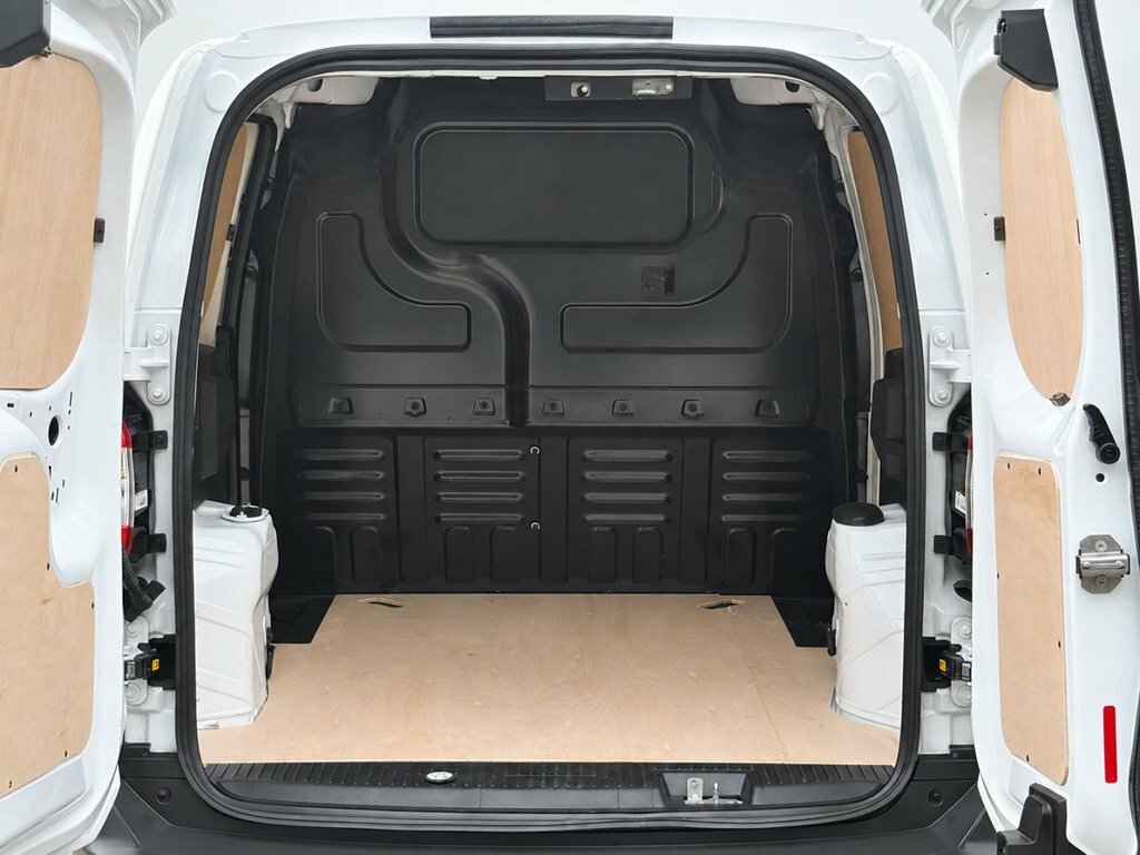 Ford Transit Courier 1.5L Trend White #3