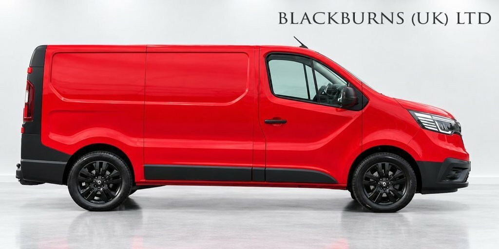 Renault Trafic 2L Sport VK72CRJ Red #5