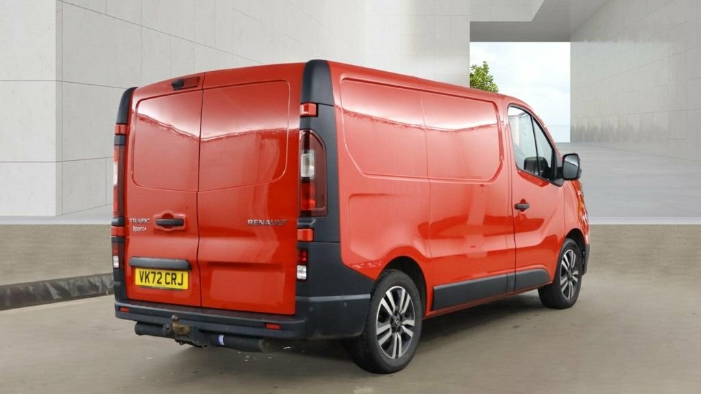 Renault Trafic 2L Sport Red #4