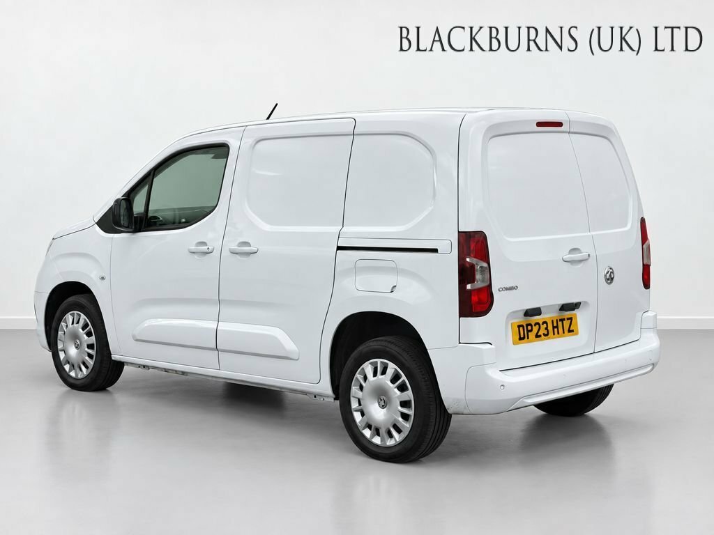 Vauxhall Combo 1.5L Pro White #4