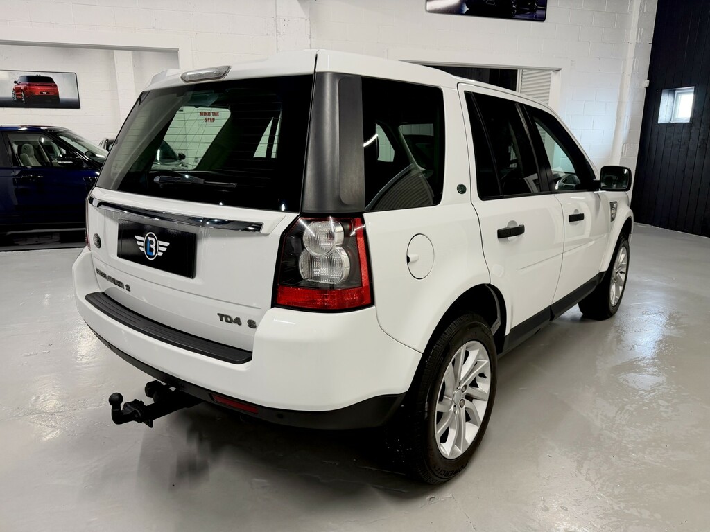 Land Rover Freelander 2 2.2 Td4 S 4Wd White #2