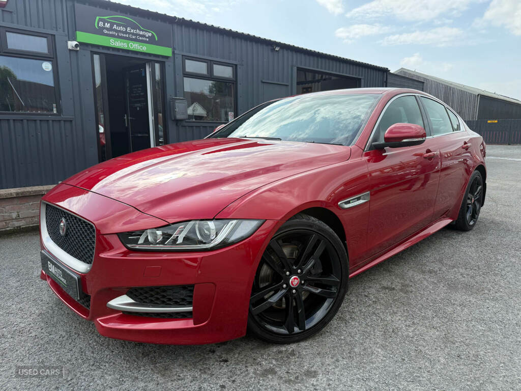 Jaguar XE 2.0 250 R-sport Red