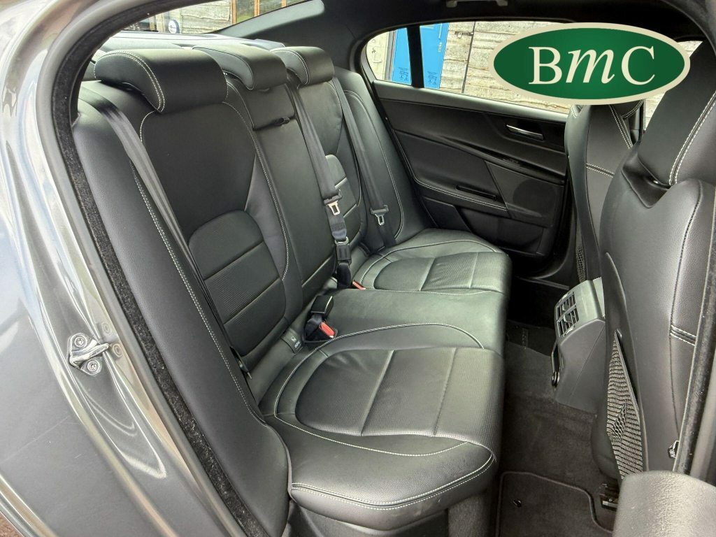 Jaguar XE 2.0I R-sport Saloon Blue #24