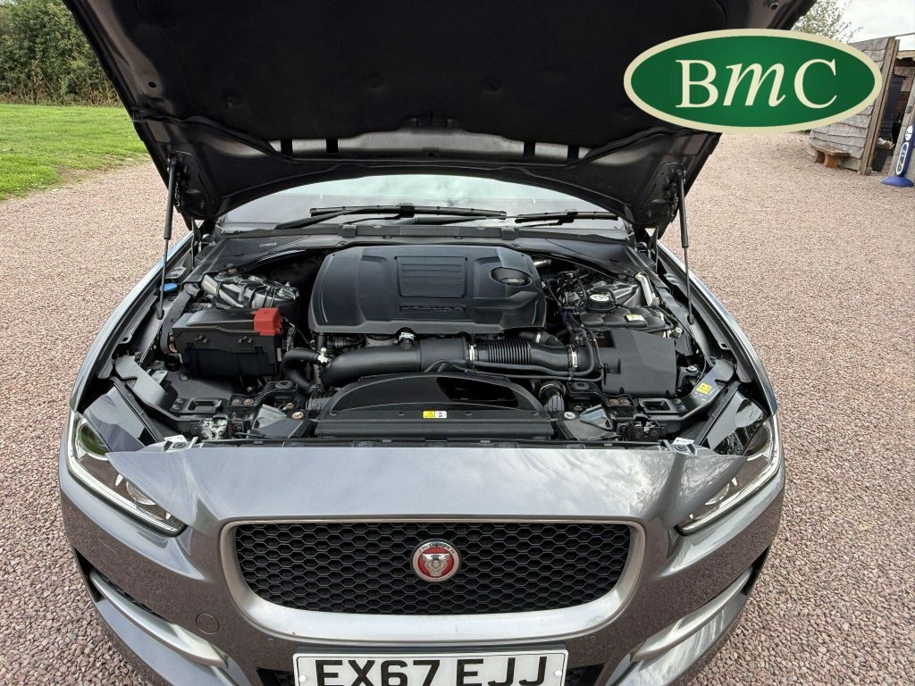 Jaguar XE 2.0I R-sport Saloon Blue #52