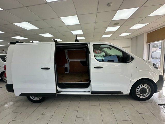 Vauxhall Vivaro 2.0 Turbo D 3100 Dynamic Panel Van 6Dr Manu White #5