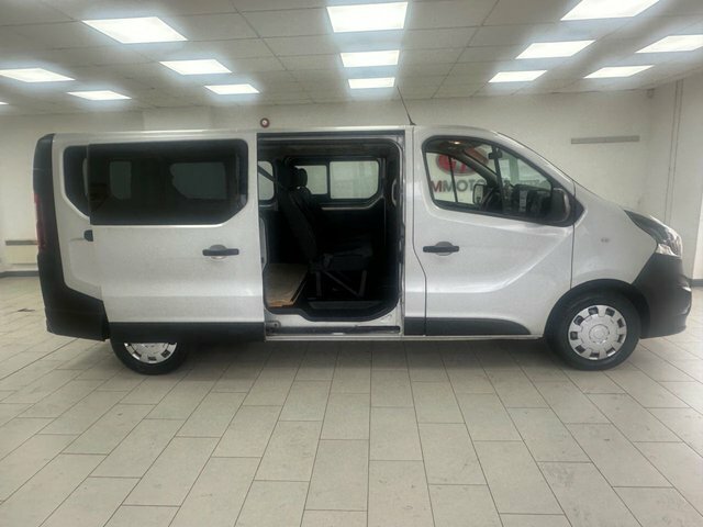 Vauxhall Vivaro 1.6 Cdti 2900 Biturbo Ecoflex Combi Van Double Cab Silver #4