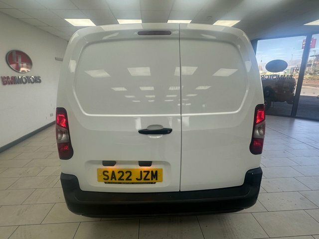 Vauxhall Combo 1.5 Turbo D 2300 Dynamic Panel Van Manu White #5
