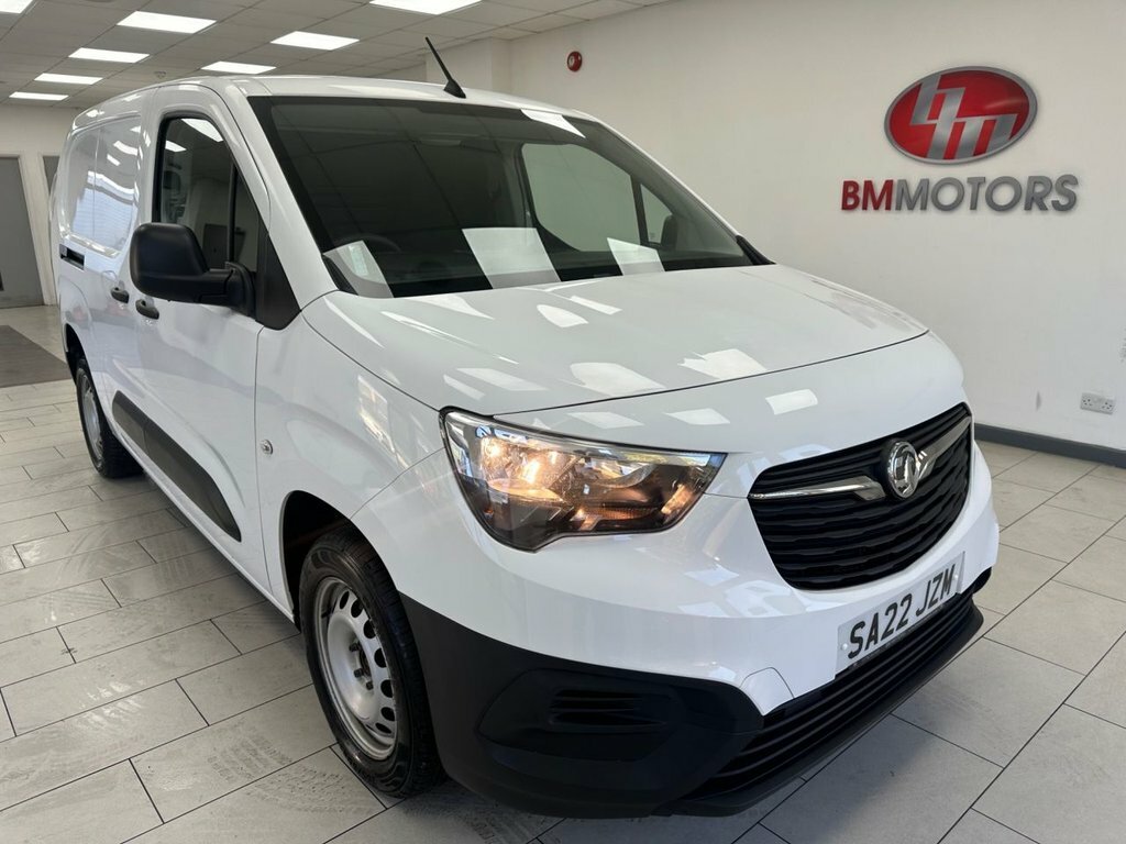 Vauxhall Combo 1.5L Dynamic SA22JZM White #3