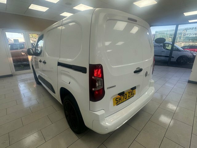 Vauxhall Combo 1.6 Turbo D 2300 Sportive Panel Van Man White #5