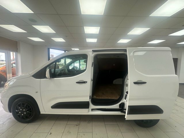 Vauxhall Combo 2300 1.5 Turbo D 100Ps H1 Sportive Van White #17
