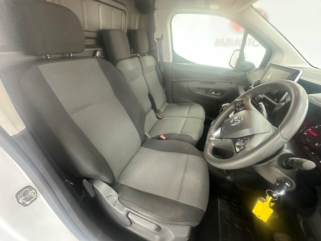 Vauxhall Combo 2300 1.5 Turbo D 100Ps H1 Sportive Van White #13