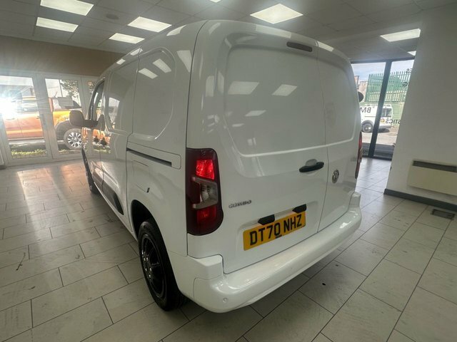 Vauxhall Combo 1.5 Turbo D 2300 Sportive Panel Van Man White #6