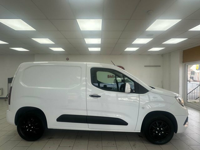 Vauxhall Combo 1.5 Turbo D 2300 Sportive Panel Van Man White #2