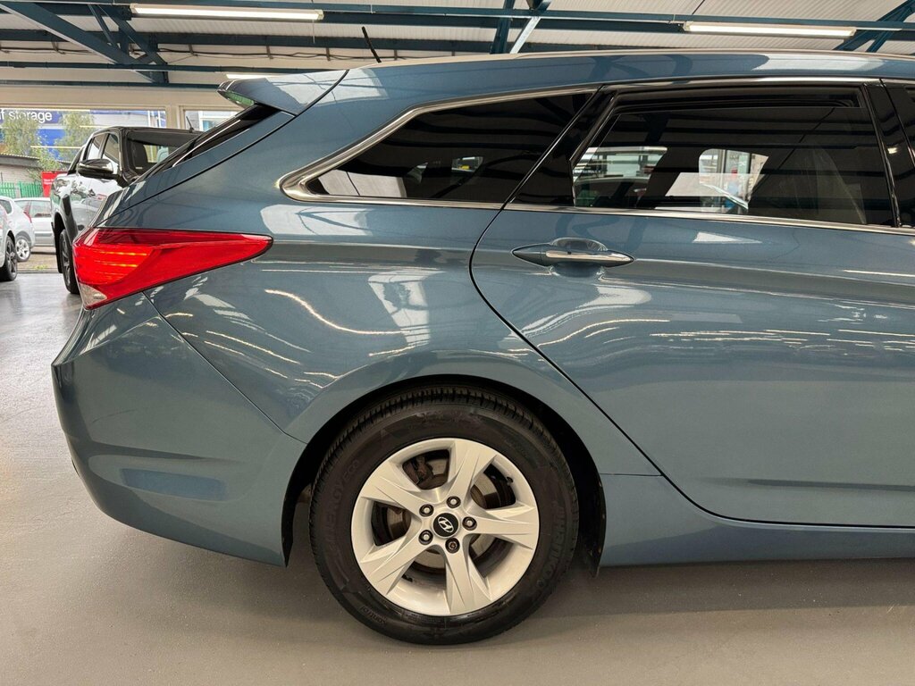 Hyundai I40 Crdi Style Blue Drive Red #17