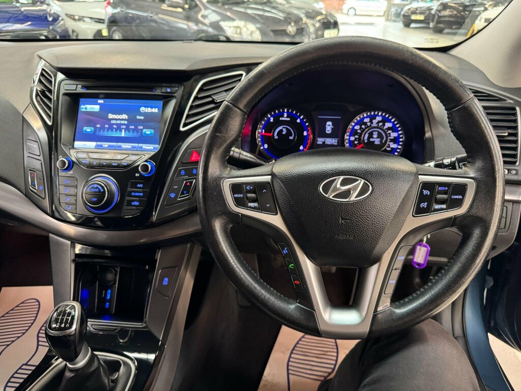 Hyundai I40 Crdi Style Blue Drive Red #24
