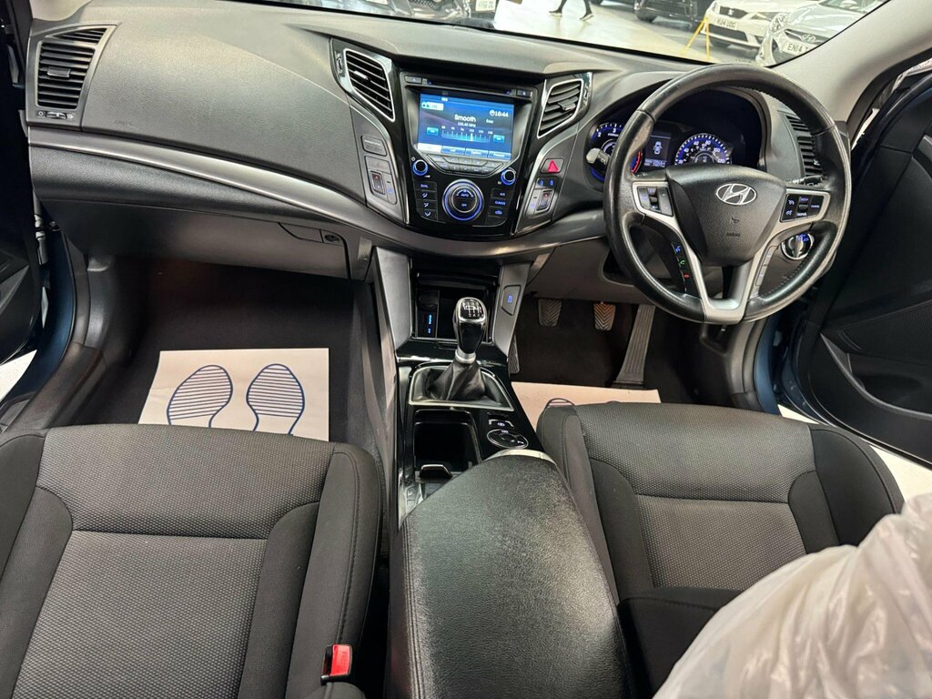 Hyundai I40 Crdi Style Blue Drive Red #22