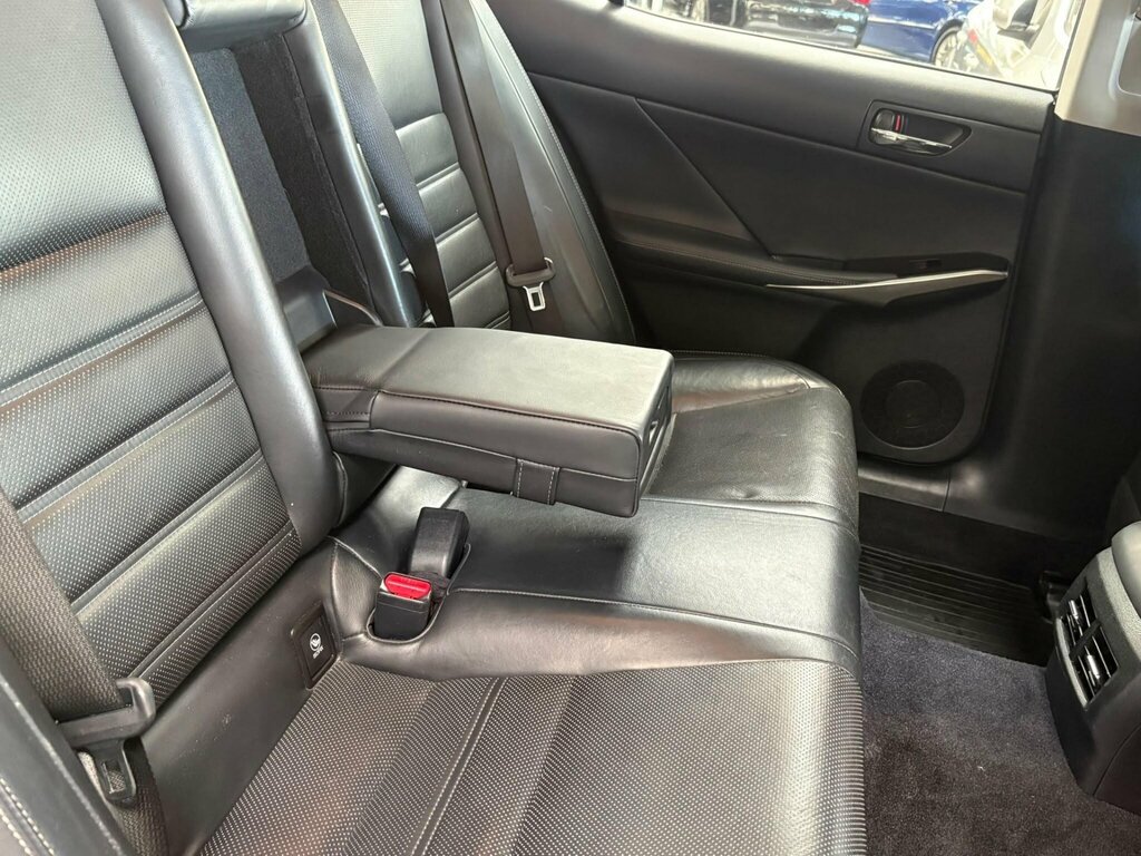 Lexus IS Saloon 2.5 300H Premier E-cvt Euro 5 Ss 20 Silver #33