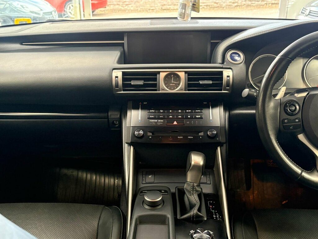 Lexus IS Saloon 2.5 300H Premier E-cvt Euro 5 Ss 20 Silver #29